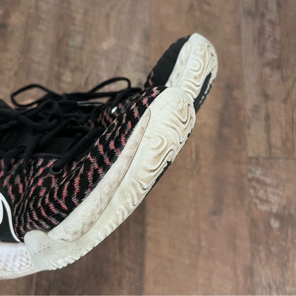 Nike KD Trey 5 VIII Bred Black White Red Men's size 10 CK2090-002 - Picture 15 of 16